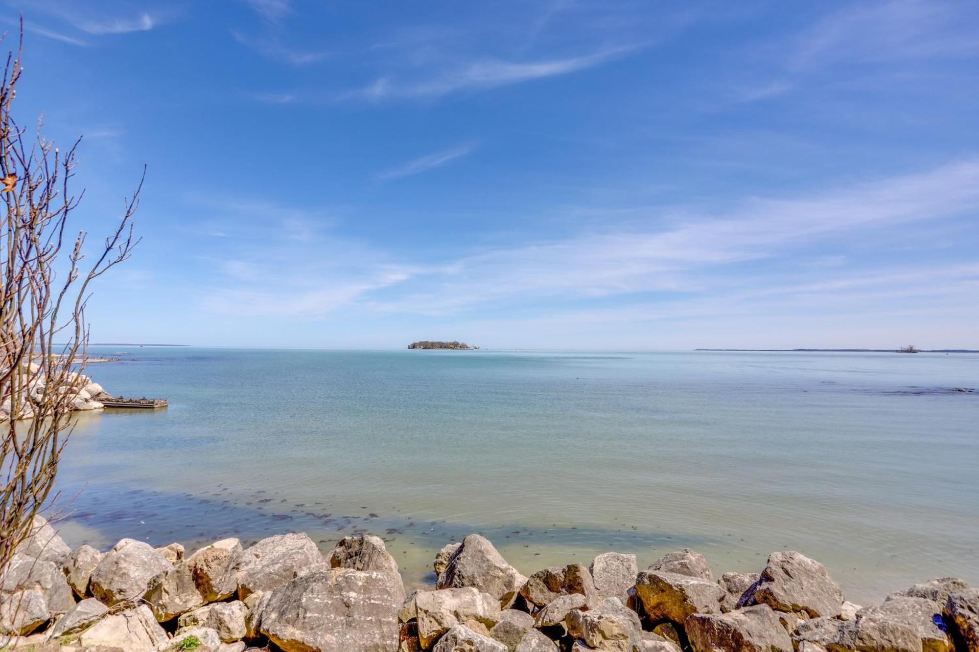 Waterfront Middle Bass Condo With Pool Access! Put-in-Bay Extérieur photo